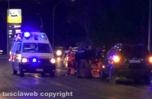 Viterbo - Giovane si sente male sulla Tangenziale ovest - Intervento di 118 e polizia