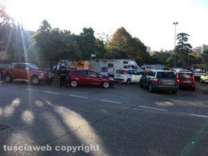 Viterbo - La fila per la raccolta dei rifiuti ingombranti