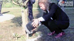 Viterbo - La cerimonia per lo spargimento delle ceneri di Laura Arconti, militante radicale