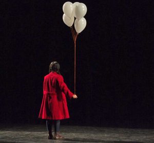 Una scena di Little something