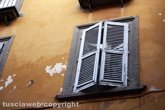 Le facciate del centro storico di Viterbo
