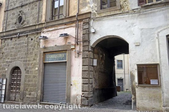 Viterbo - L'ingresso di via dei Magazzini