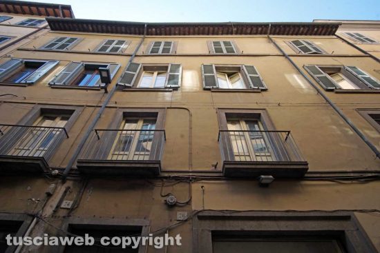 Le facciate del centro storico di Viterbo