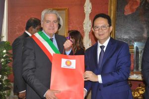 La visita degli ambasciatori asiatici a palazzo dei Priori