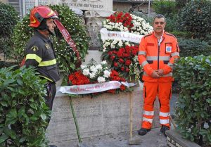 Roma - L'omaggio del 118 regionale ai vigili del fuoco uccisi ad Alessandria