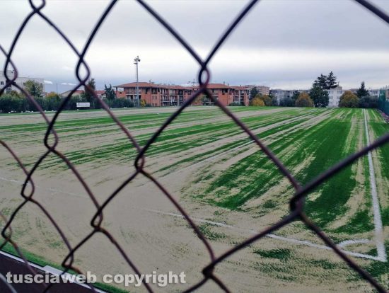 Viterbo - Il campo da calcio al Pilastro dopo la pioggia