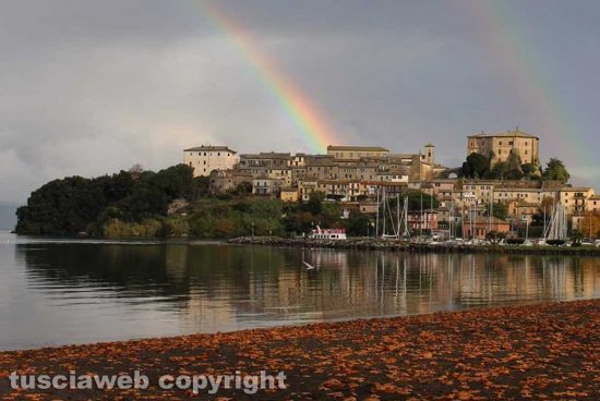 Arcobaleno sull'isola Bisentina e Capodimonte