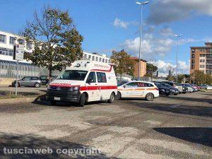 Viterbo - Malore per una signora fuori il tribunale