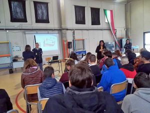 Viterbo - La polfer incontra gli alunni dell'Orioli