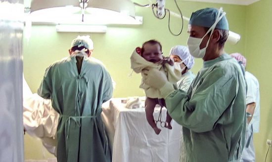 Un bimbo appena venuto al mondo