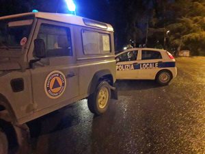 Tarquinia - I volontari dell'Aeopc e la polizia locale in azione