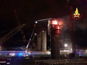 Genova - Incendio nel cantiere del nuovo ponte di Genova