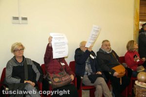 Alcuni membri del comitato "Non ce la beviamo"