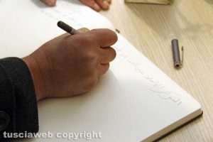 Viterbo - Il registro firme di Tusciaweb
