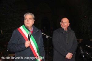 Viterbo - Il sindaco Arena e il prefetto Bruno all'accensione dell'albero di Natale a piazza del Comune