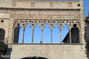 Viterbo - La loggia di palazzo dei Papi