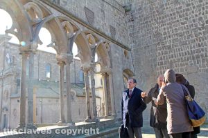 Viterbo - Visita della Soprintendenza alla loggia dei Papi