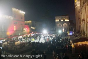 Viterbo - Flusso di residenti e turisti durante le feste di Natale