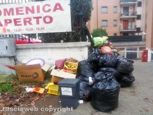 Viterbo - "Discarica" in via Lega dei dodici popoli