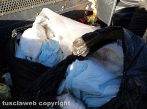 Montefiascone - I pannoloni trovati al cimitero