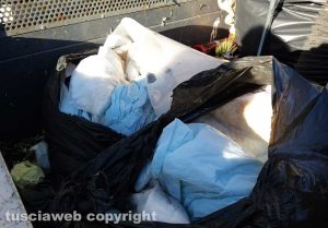 Montefiascone - I pannoloni trovati al cimitero