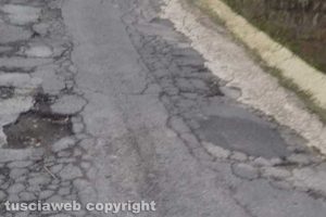 Montefiascone - Buche in via Stefanoni