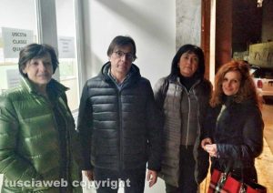 Orte - Da sinistra la preside Fiorella Crocoli, il sindaco Angelo Giuliani, l'assessora all'Istruzione Stella Fuselli, la collaboratrice scolastica Cinzia Piersanti