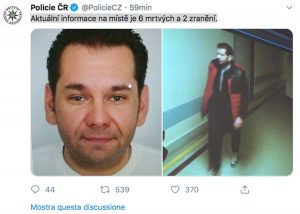 Il Tweet della polizia che ha diffuso l'immagine del presunto autore della sparatoria nell'ospedale di Ostrava