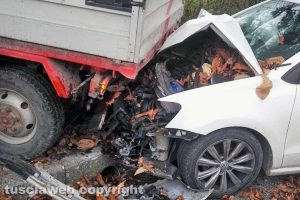 Lubriano - Auto contro furgone