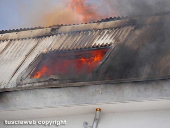 Montefiascone - Incendio palazzo via Tagliamento 12