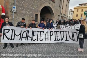 Viterbo - La manifestazione degli studenti contro la Cotral