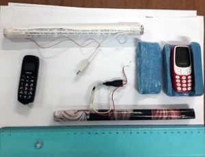 Viterbo - Tentano di introdurre telefoni in carcere