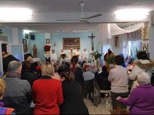 Il vescovo Fumagalli in visita al centro geriatrico Giovanni XIII