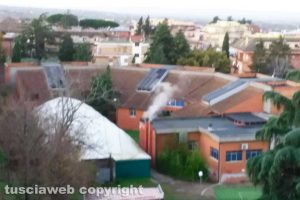 Viterbo - Termosifoni accesi alla scuola media P. Vanni