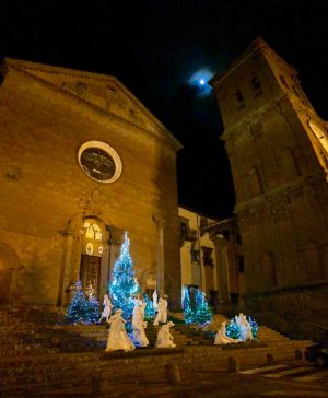 Viterbo - Il presepe sulla scalinata della basilica della Quercia