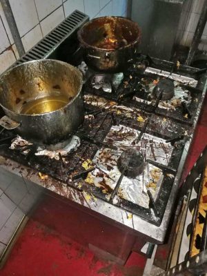 I Nas sospendono l'attività di una pasticceria