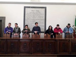 Bagnoregio - Gli studenti dell'agrario in comune per parlare di trasporti