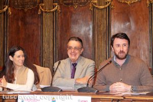 Viterbo - La conferenza sulla calza della Befana più lunga del mondo