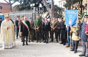 Viterbo - La deposizione delle corone fuori San Francesco