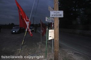 Viterbo - Il volantinaggio della Cgil a Castel d'Asso
