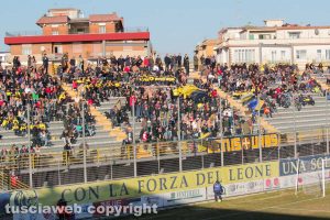 Sport - Calcio - Viterbese - La curva gialloblù