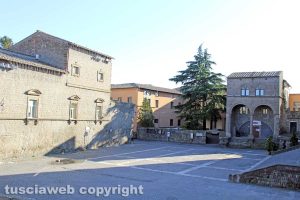 Viterbo - Piazza San Lorenzo