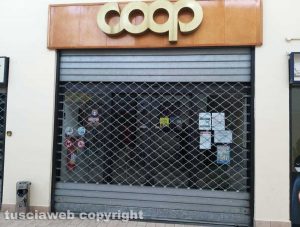Montefiascone - La Coop in cui è stato messo a segno il furto