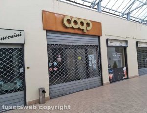 Montefiascone - La Coop in cui è stato messo a segno il furto