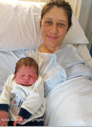 Il piccolo Alessandro Ancora con la mamma Michela
