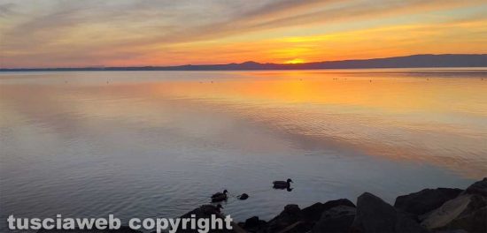 Tramonto sul lago di Bolsena