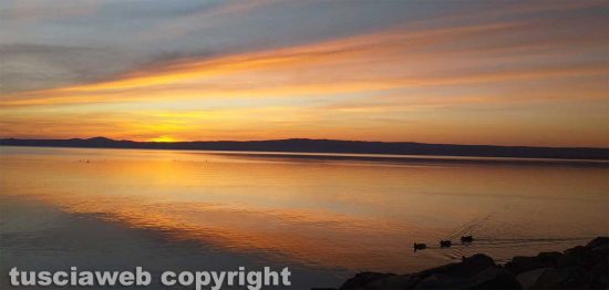 Tramonto sul lago di Bolsena