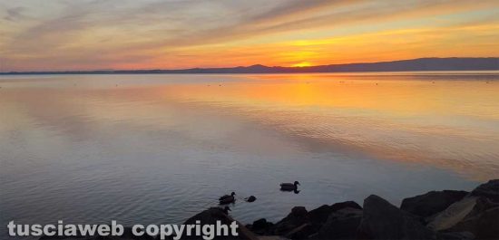 Tramonto sul lago di Bolsena