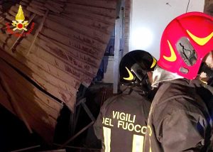 Catania - Crolla palazzina, evacuate sette famiglie