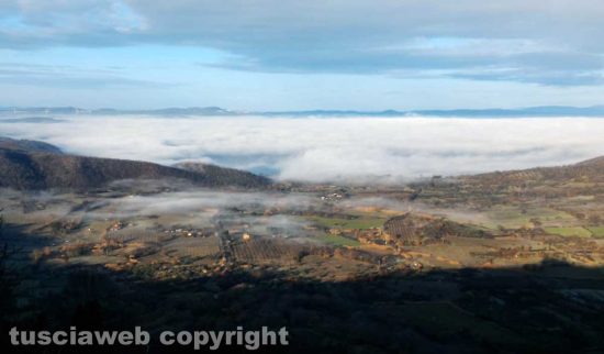 Montefiascone - Le nuvole sopra il lago di Bolsena